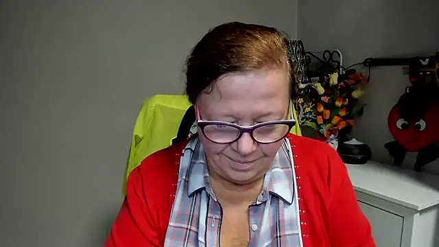 Adelewildx live cam on StripChat