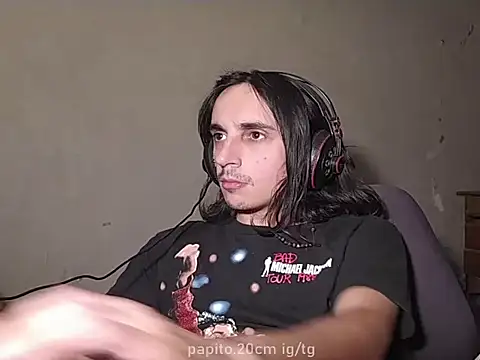 papito20cm live cam on StripChat