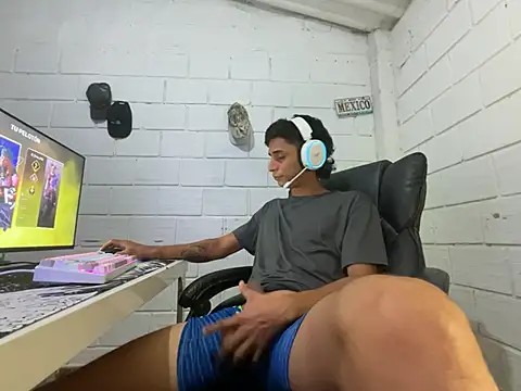 Max_TheHorseDick