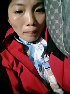 ngan-cute live cam on StripChat