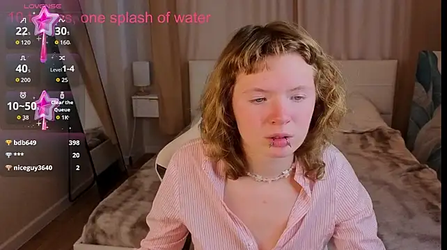 VioletDesiree live cam on StripChat