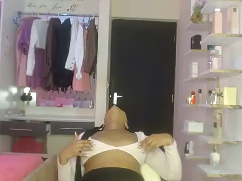 Sexy_Babydoll221 live cam on StripChat