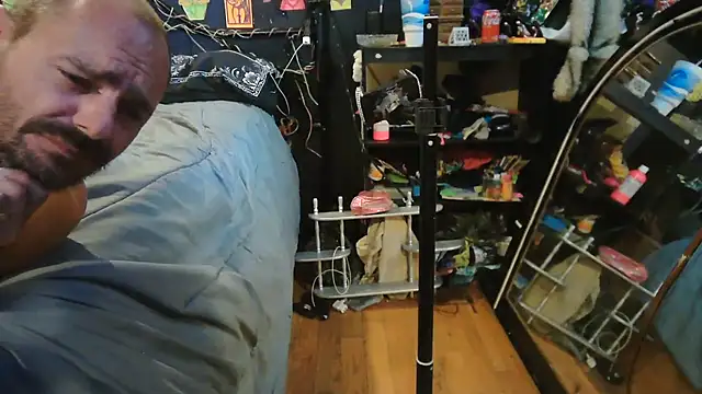 daddyandsplashqueen (Ask my age) - Flash titties