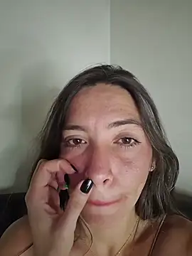 loveuu-bae live cam on StripChat