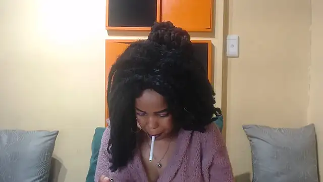 AssSeductress43 live cam on StripChat