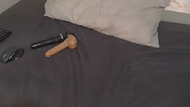 BadBitchSlender live cam on StripChat