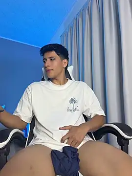 SantiLux_ live cam on StripChat