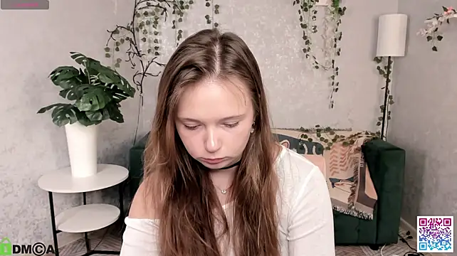 boozekirs_ (F young) - Teasing lips