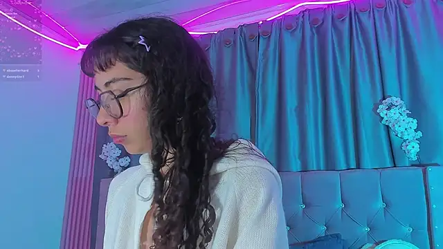 Sarah_Moon1 live cam on StripChat