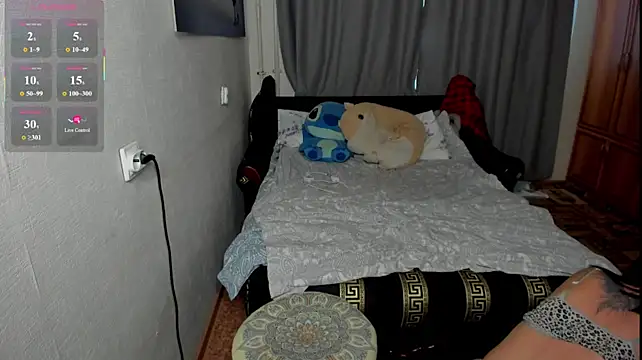 monica__elder live cam preview