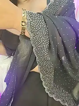 Curvy_Pooja