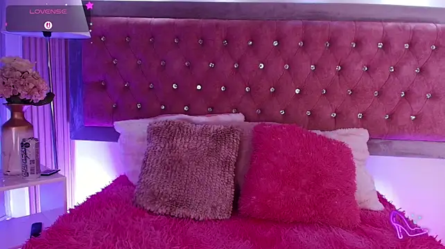MylaDreams webcam