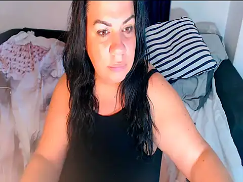Your_hot_escape webcam