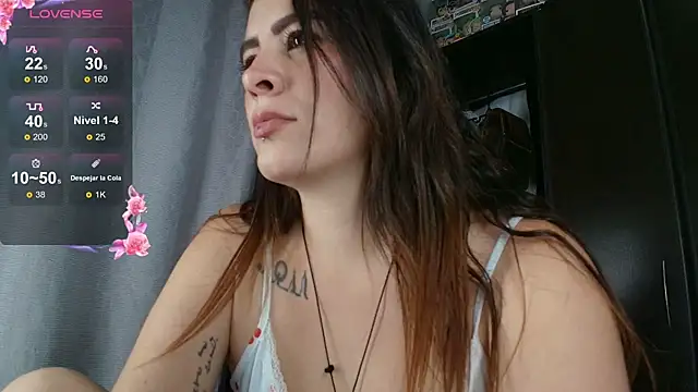 ImSophieFox live cam on StripChat