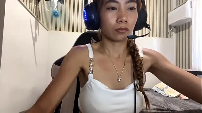 PiaSwida live cam on StripChat