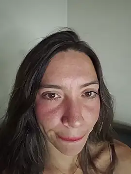 loveuu-bae live cam on StripChat
