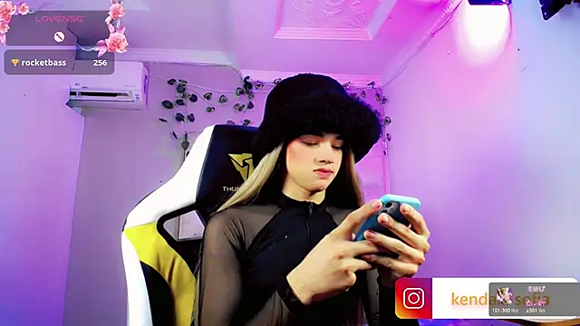 Sophiaa_doll_ webcam