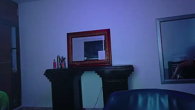 savanah_red live cam on StripChat