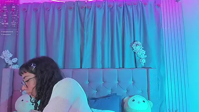 Sarah_Moon1 live cam on StripChat