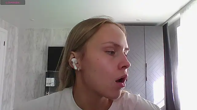 Annie_Cohn live cam on StripChat