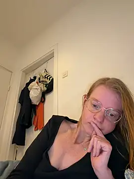 jannis1992 (F young) - Lets have fun use menu