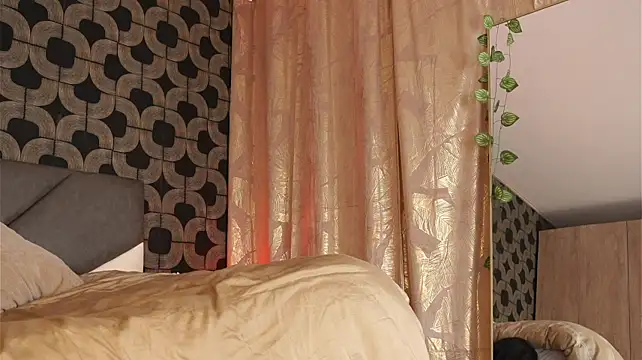 IsabelaWhite live cam on StripChat