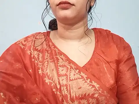 Adhiti_1 live cam on StripChat