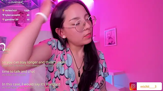 kitty_patitas_suavesss live cam on StripChat