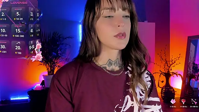 Megan_inked live cam on StripChat