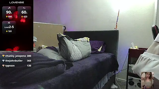 Blondiewithanass