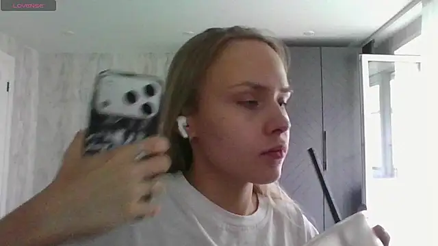 Annie_Cohn live cam on StripChat