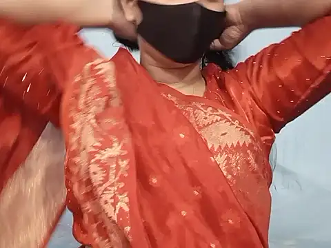 Adhiti_1 live cam on StripChat