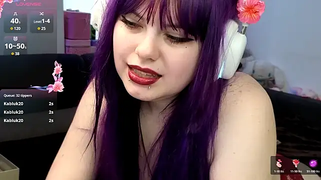 KristiBloom webcam