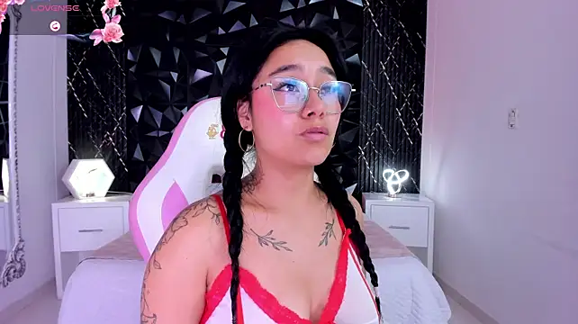AnaiaClarck live cam on StripChat