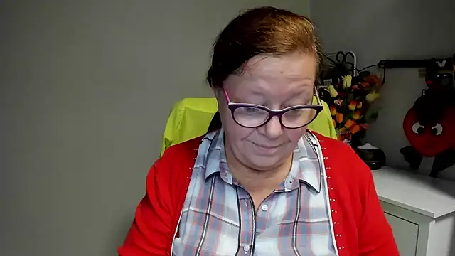 Adelewildx live cam on StripChat