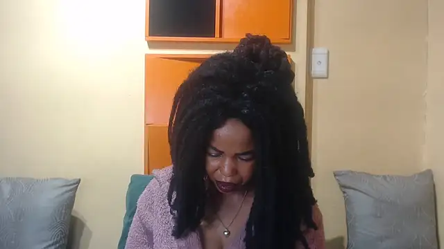 AssSeductress43 live cam on StripChat