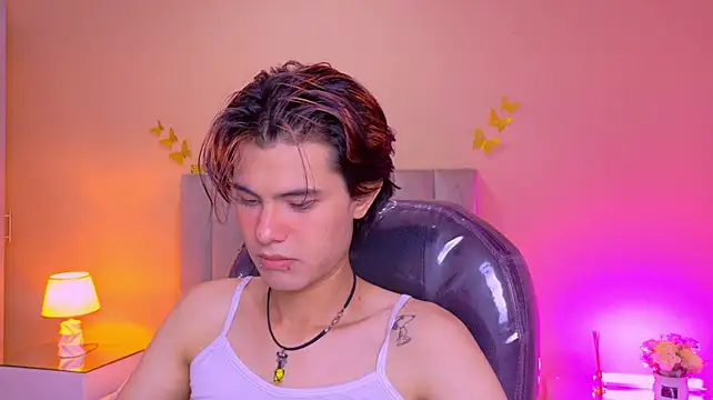Derek_Sinn live cam on StripChat