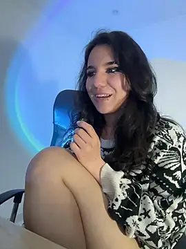 HollyPeachh live cam on StripChat