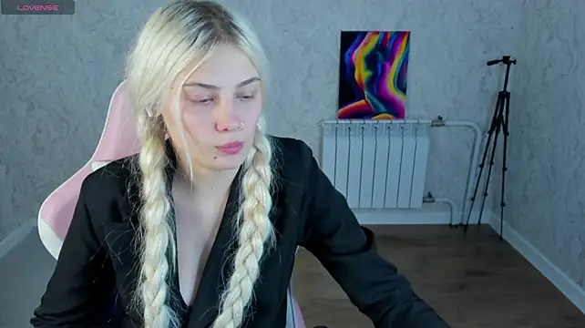 Catherine_Everly1 live cam on StripChat