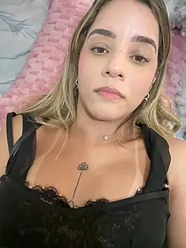 missbella_ live cam on StripChat