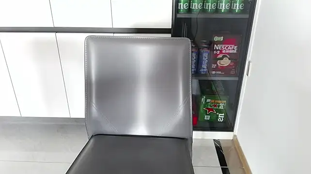 nole_china7 (Ask my age) - talk / fun / cum