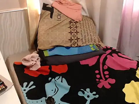 QueenShelly03 webcam