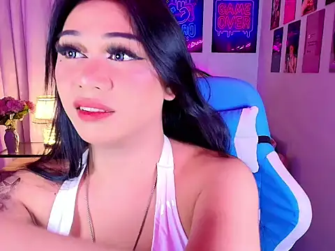 SexxyTsLoverr live sex cam