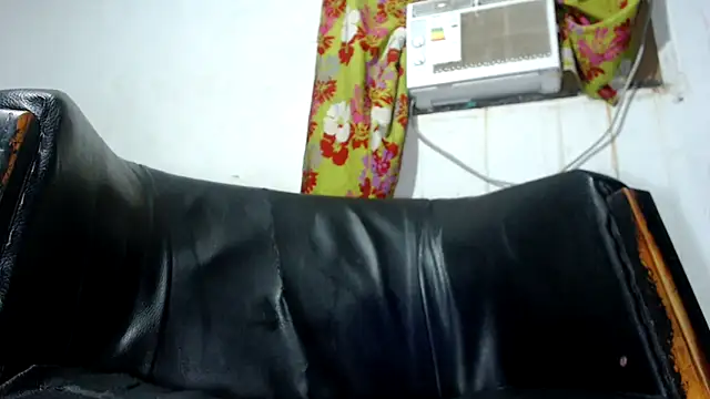 DOMINANT_BIGDICK webcam