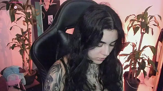 MissCharlottte_18 webcam