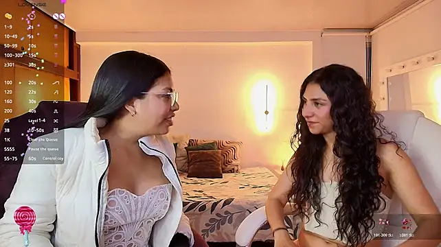 kloe28 live cam on StripChat