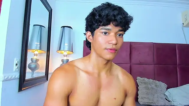 Luca_mashle live cam on StripChat