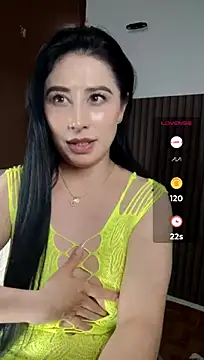 Emma_Hotkiss