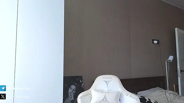 Maya_NextDoor live sex cam