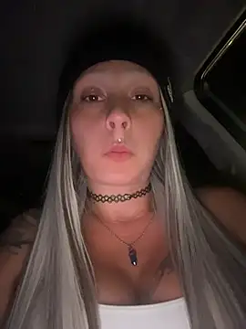 RebelReign live cam on StripChat